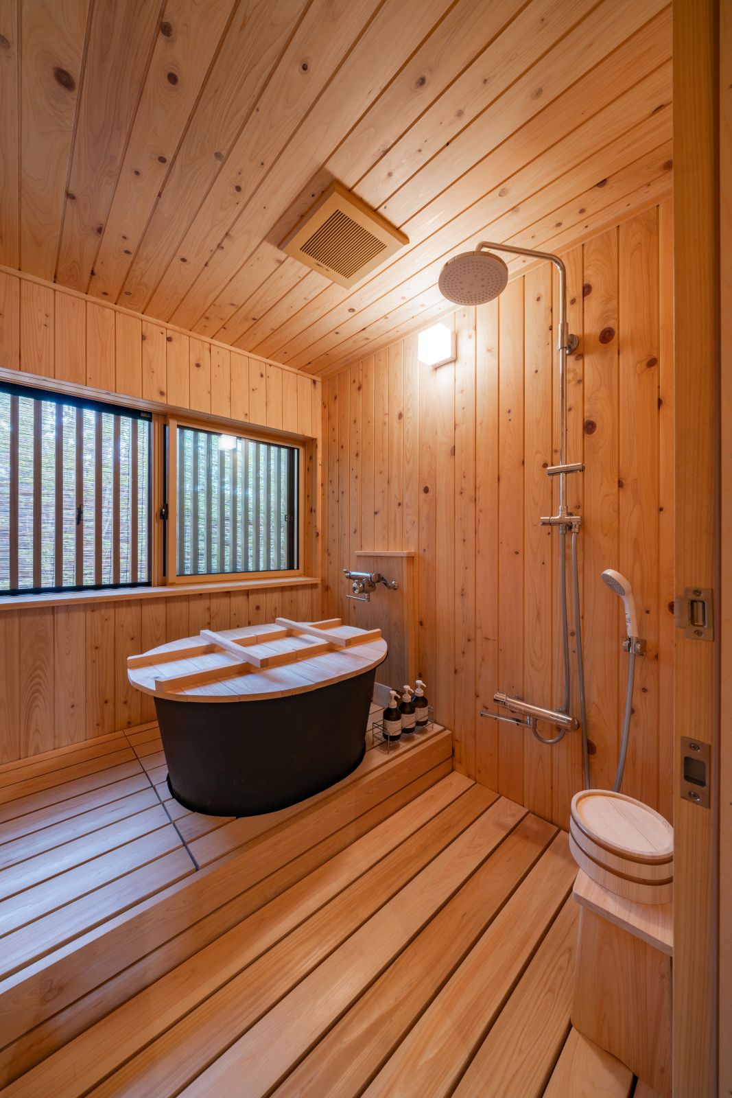 五右衛門風呂の鋳鉄浴槽