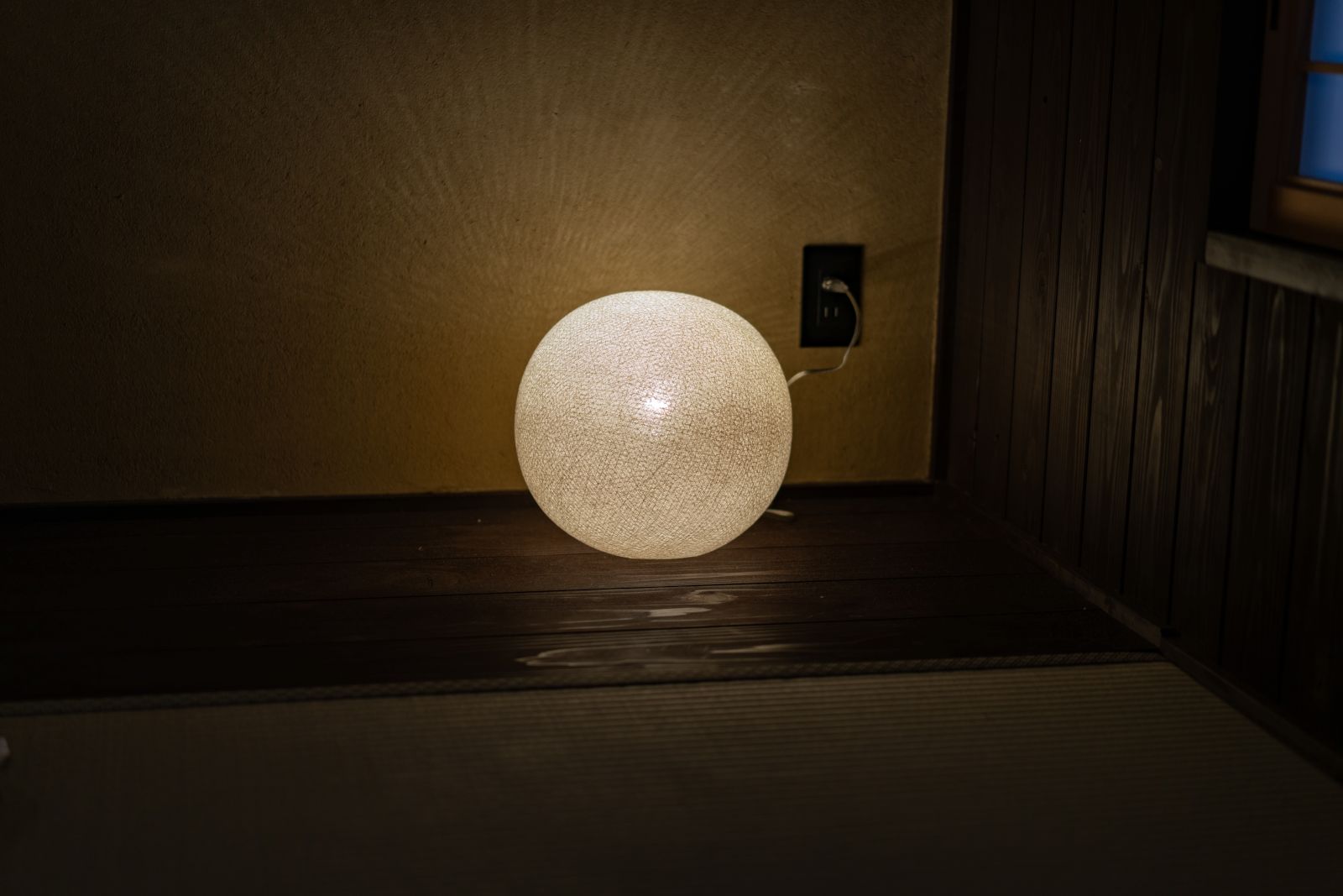 和紙ランプのやわらかな灯り