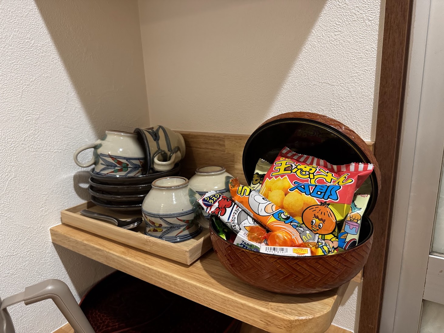 昭和のお菓子バスケット
