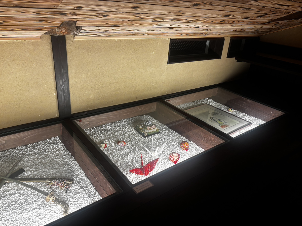 ガラス床ディスプレイ